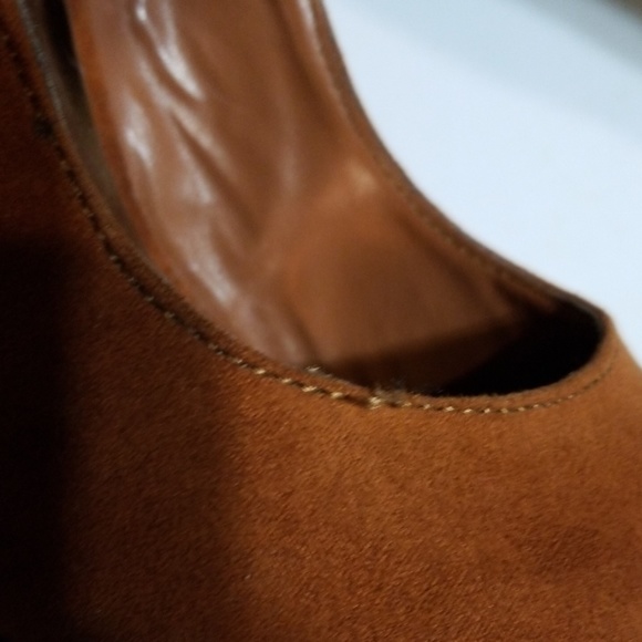 Brechelle's Rust Suede Ankle Strap Zip Wedge 9 M - Picture 4 of 7